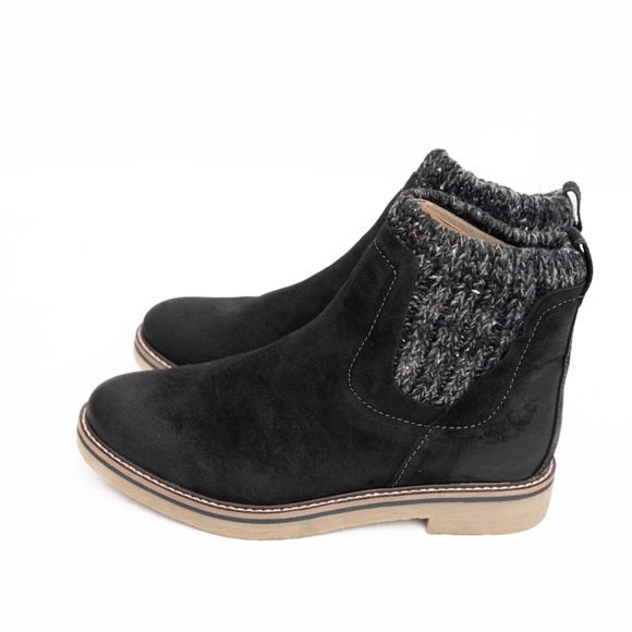 Comfortiva - Ottawa Suede Ankle Booties – Black - Picture 5 of 10